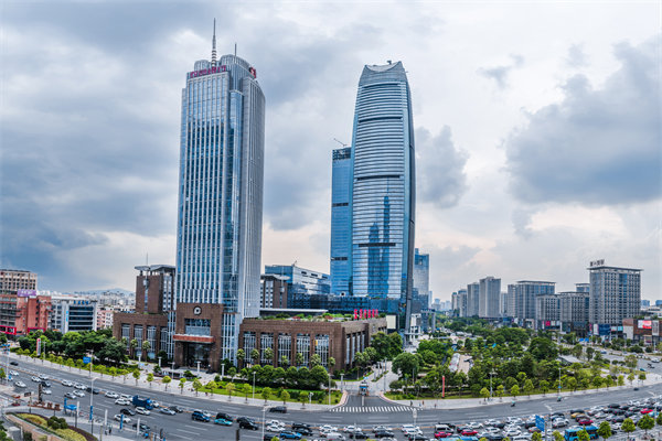 企業(yè)卡在增長(zhǎng)瓶頸管理老套，東莞管理咨詢能劈開新路嗎？